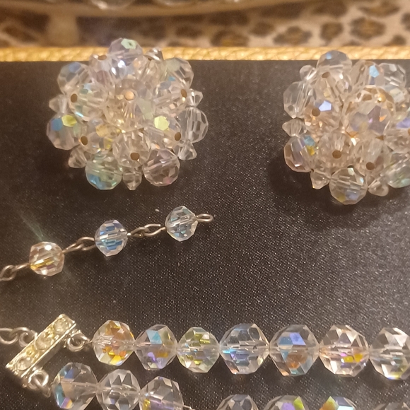 COMPLETE SET OF VINTAGE AROURA BOREALIS JEWELRY - Picture 2 of 7